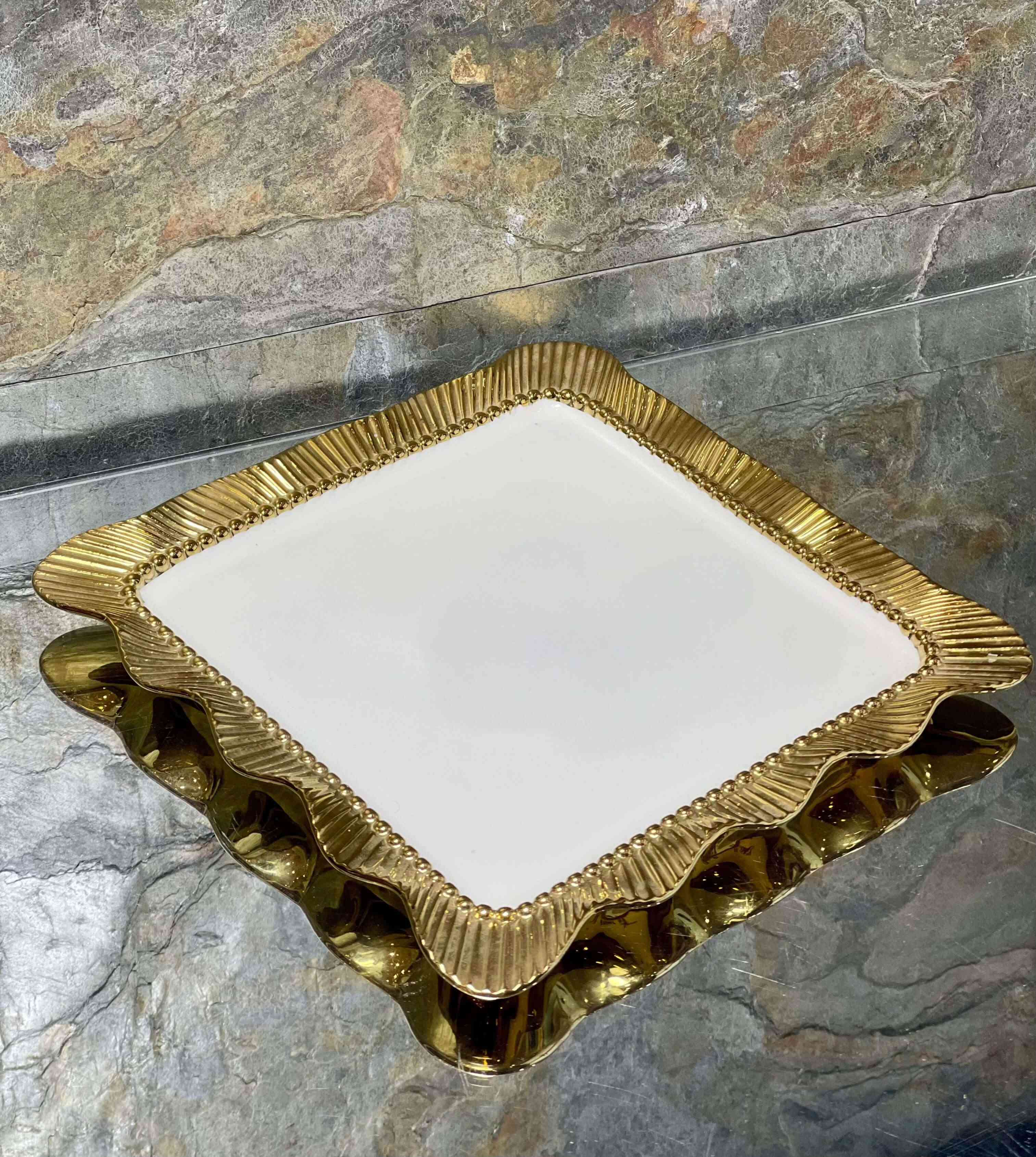 Plat de présentation carré 20*20 cm 