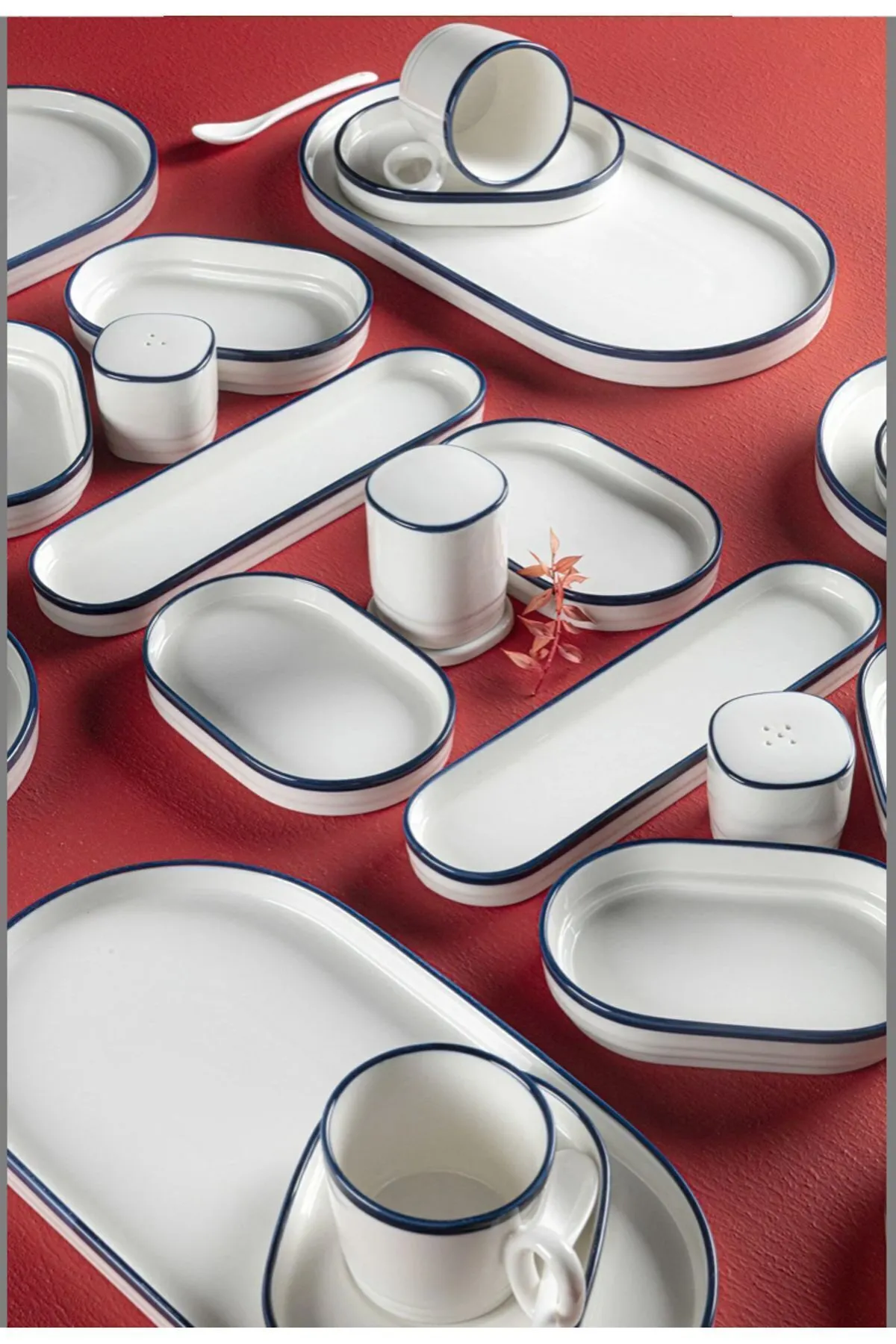 Service Petit Déjeuner En Porcelaine 35 pièces 