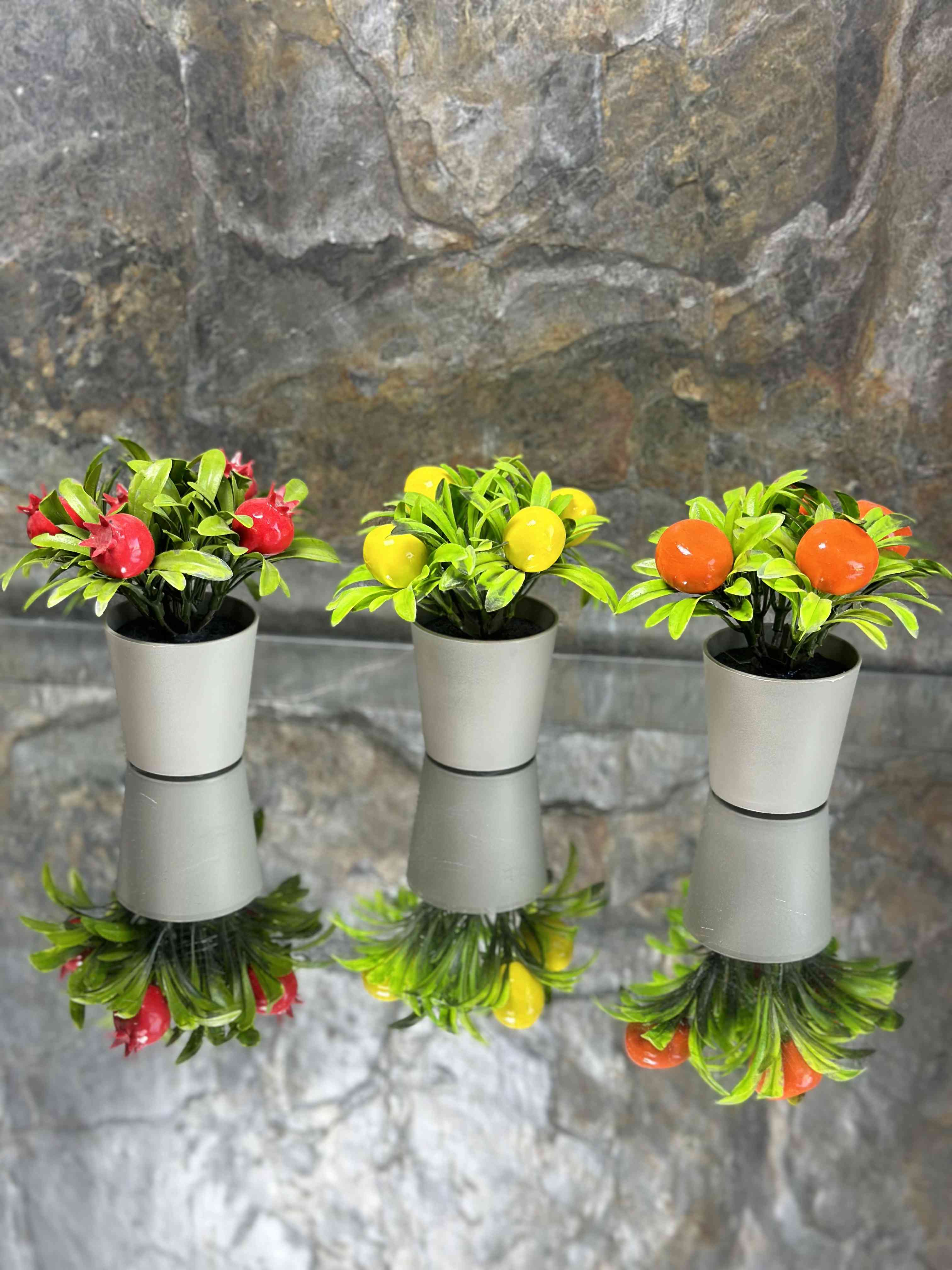 Plante artificielle en pot