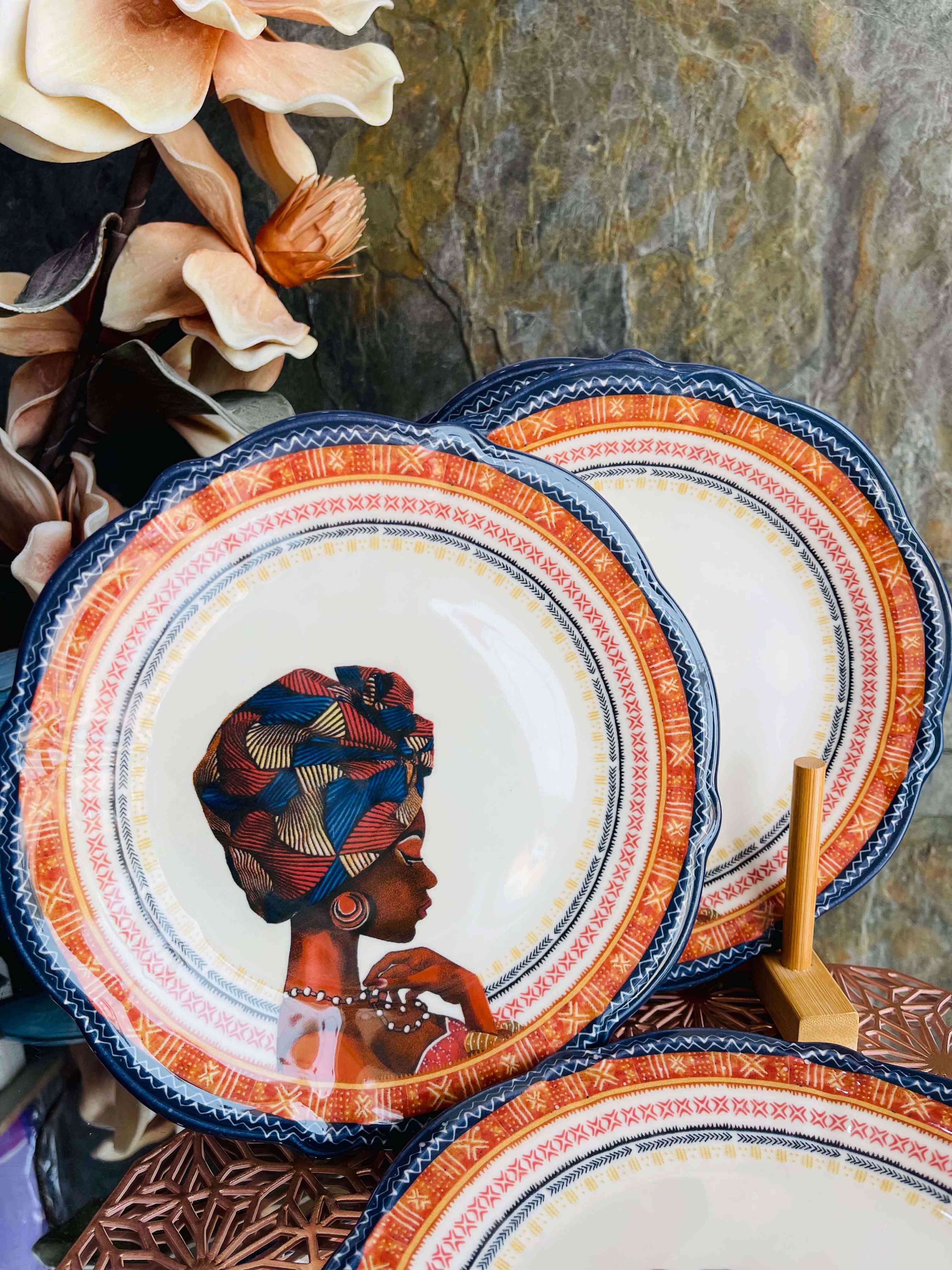 Lot de 6 Assiettes à dessert décorative en porcelaine- Design femme africaine - plat 21cm