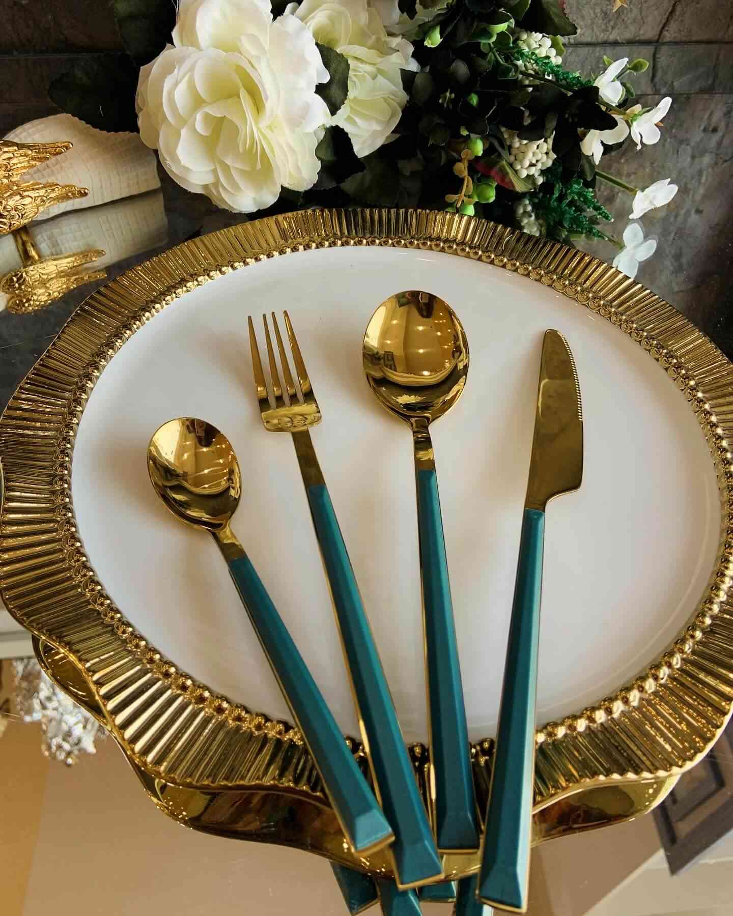 Ensemble de Couverts de Table 24 Pièces pour 6 Personnes 