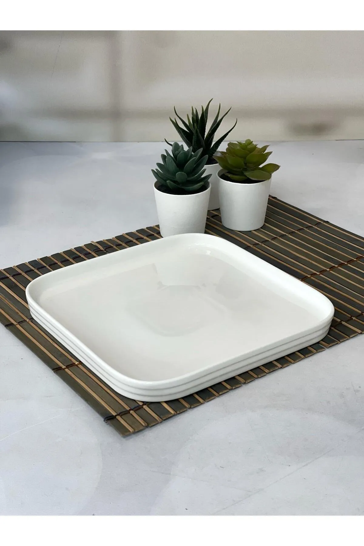 Assiette plate carrée porcelaine 14*14cm 